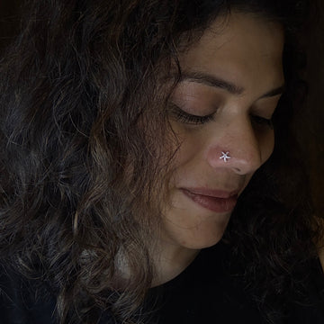 Zircon Star Fish Nose Pin